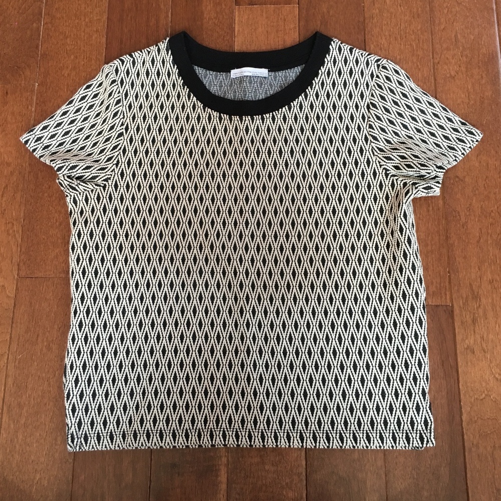 S Zara Cream & Black Printed Crop Top Tshirt